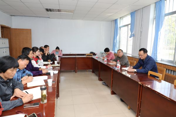 校党委书记俞子泓调研体育教育教学工作